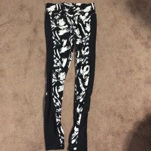 Black and White patterned leggings